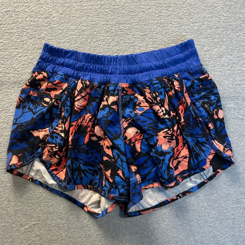 Lululemon Tracker Shorts Womens Size 6 Blue Coral Abstract Print Lined Running